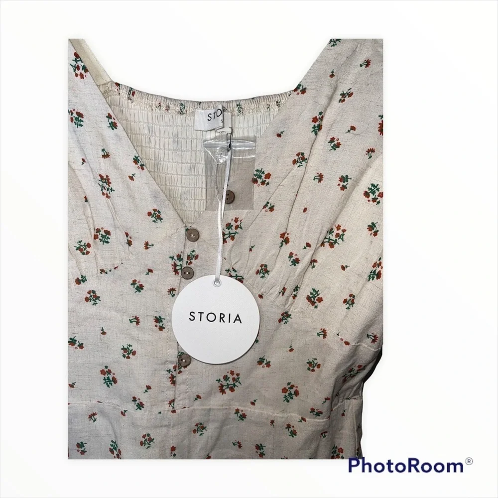 STORIA Cream Floral V-Neck Ruffle Sleeve Romper Small NWT Cottagecore